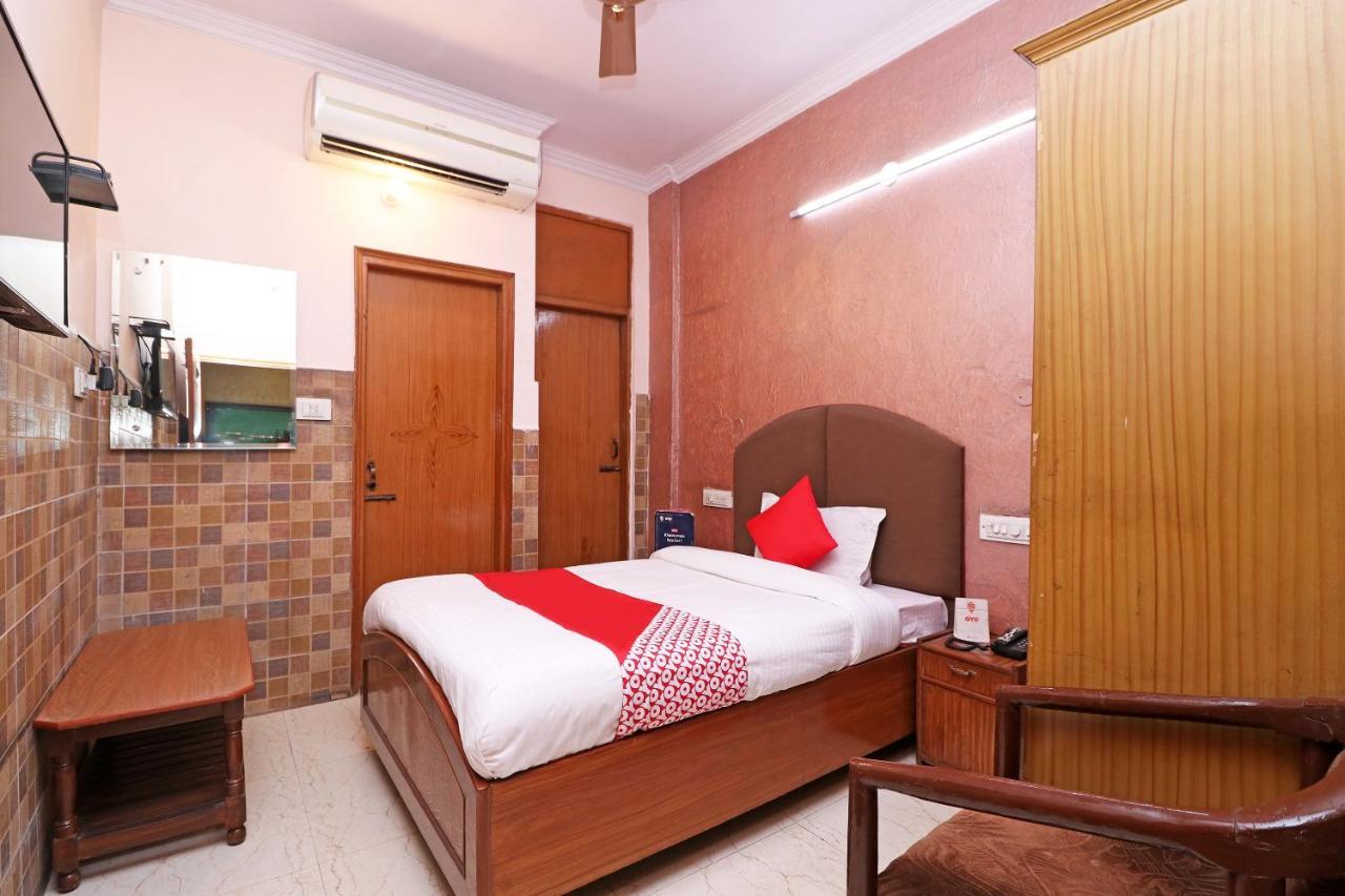 Oyo 29304 Hotel Pooja Yamuna Nagar Экстерьер фото