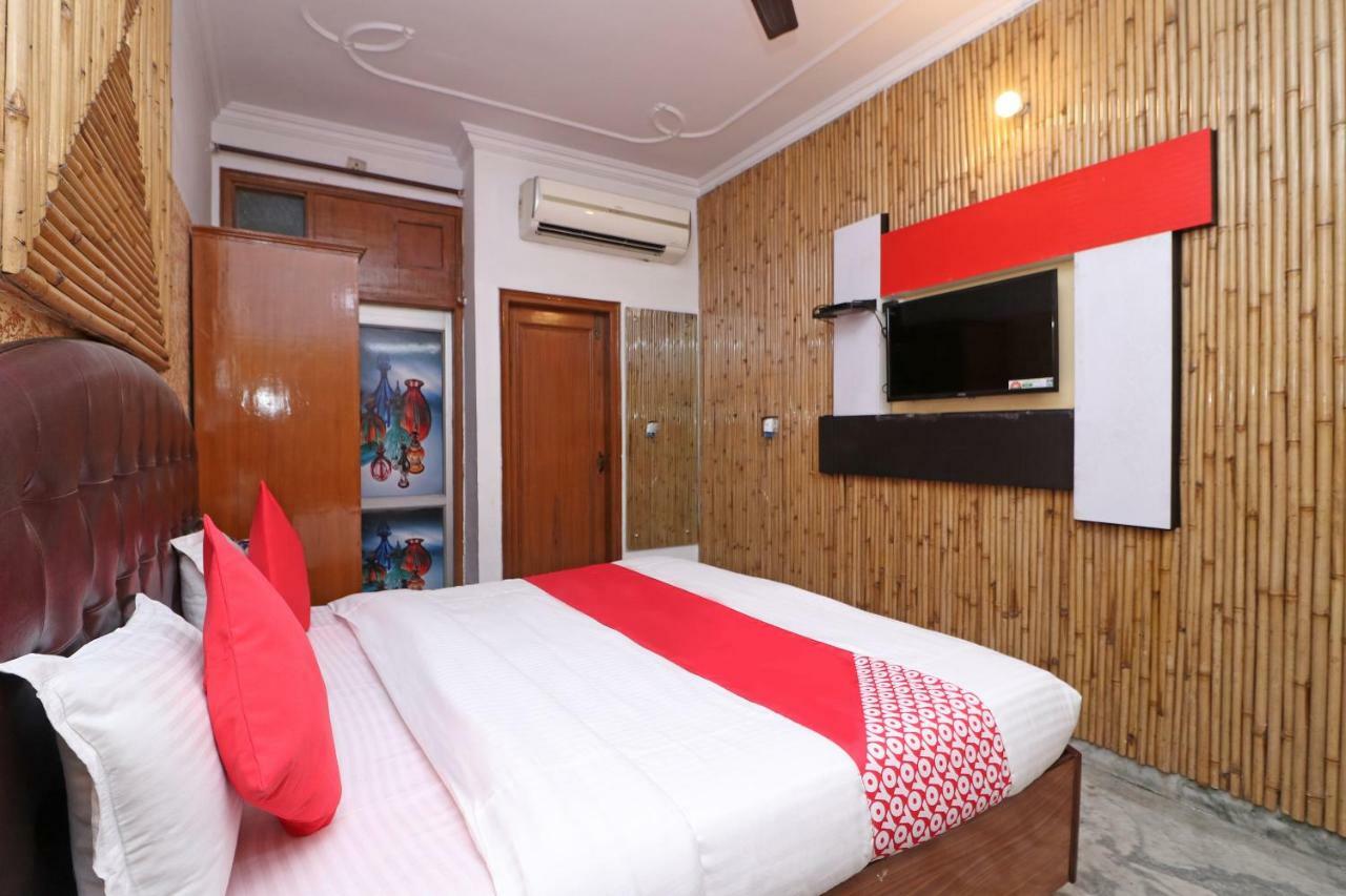 Oyo 29304 Hotel Pooja Yamuna Nagar Экстерьер фото