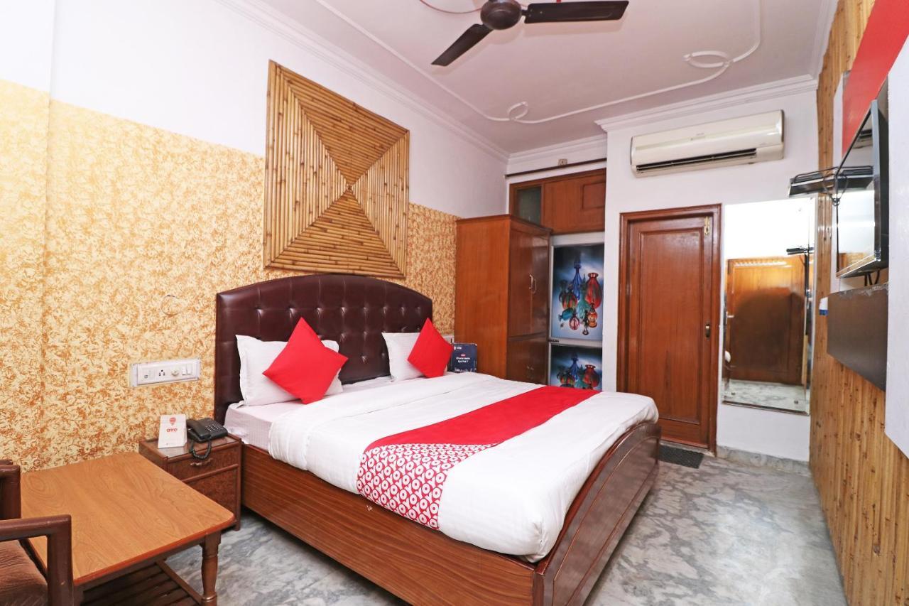 Oyo 29304 Hotel Pooja Yamuna Nagar Экстерьер фото