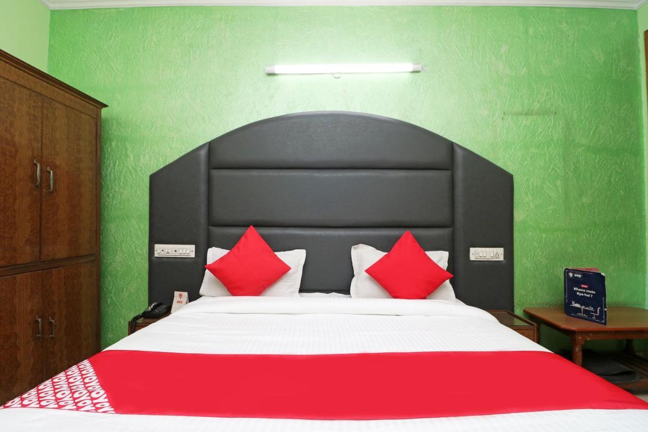 Oyo 29304 Hotel Pooja Yamuna Nagar Экстерьер фото